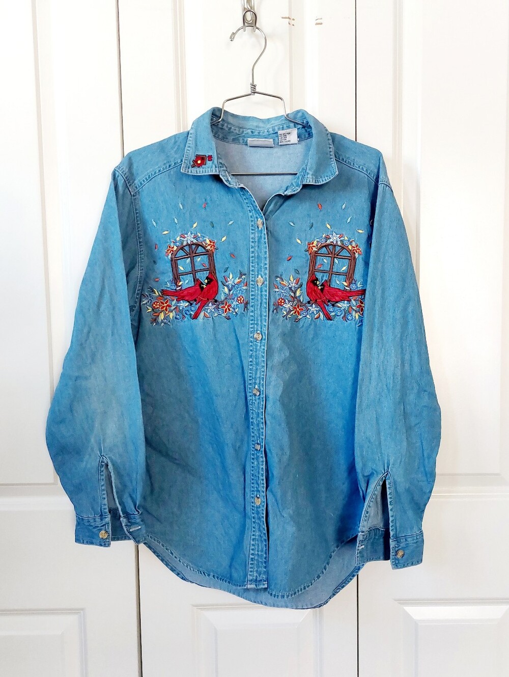 Cardinal at the‎ Windowsill Chambray/Denim Small Cottagecore Granny Teacher